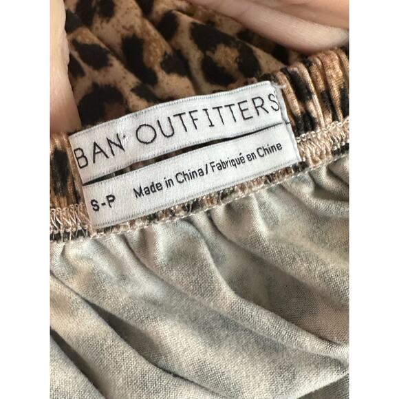 Urban Outfitters animal print short sleeves crop top size Small - Picture 3 of 9